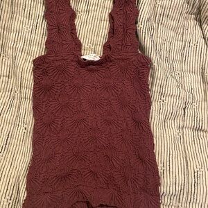 Red flower deign tank